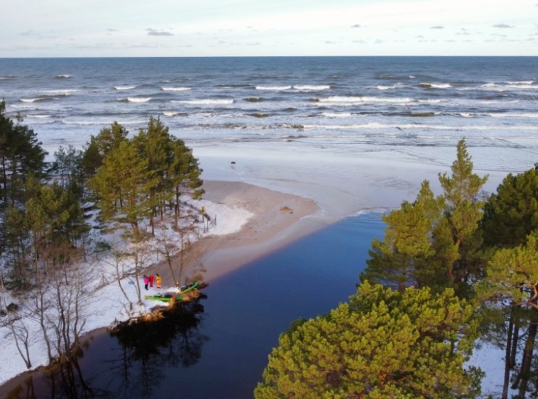 Kajaki Na Fali, Spływy kajakowe Dębki - Piaśnicą do morzapiasnica zimą